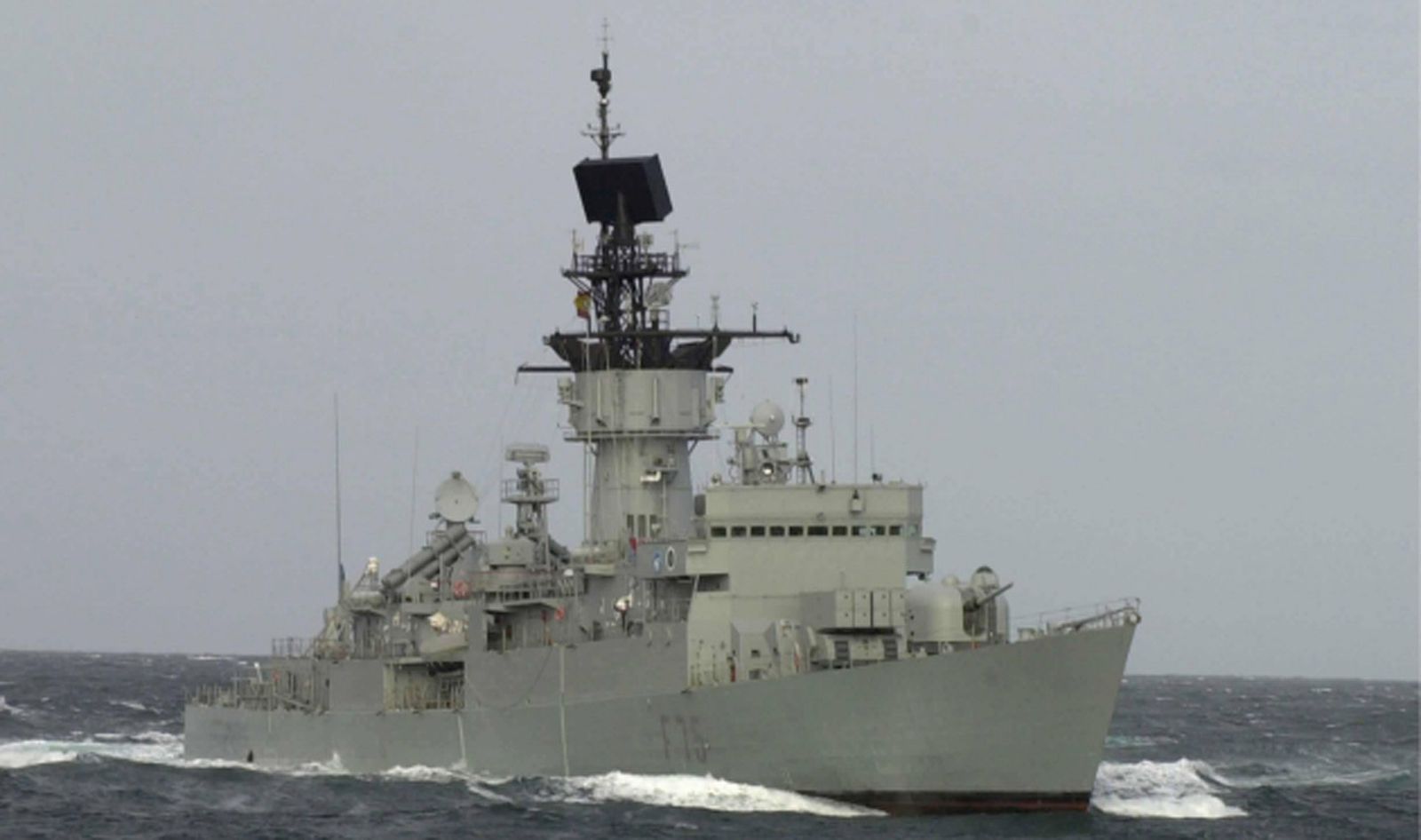 1992 hace 25 añosLa fragata Extremadura pone rumbo al Adriático