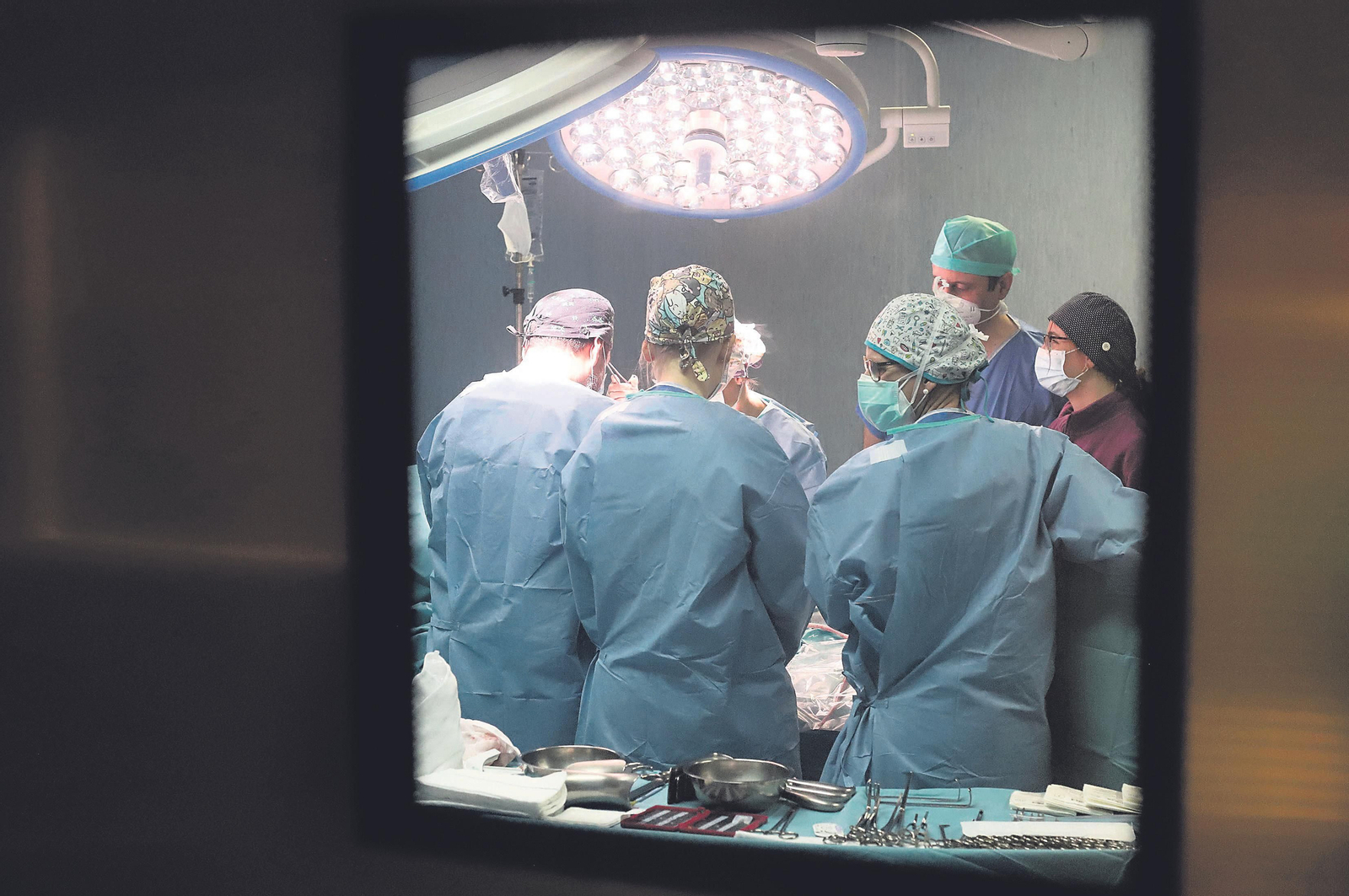 Una operación quirúrgica en un hospital de Huelva.