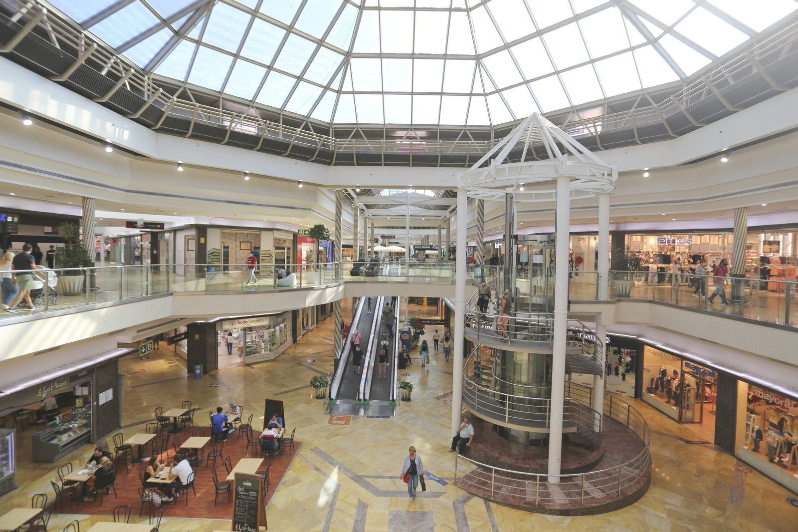 El centro comercial Rosaleda.