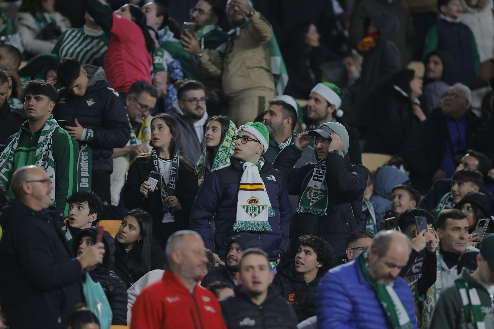 Búscate en las fotos del Betis - Getafe