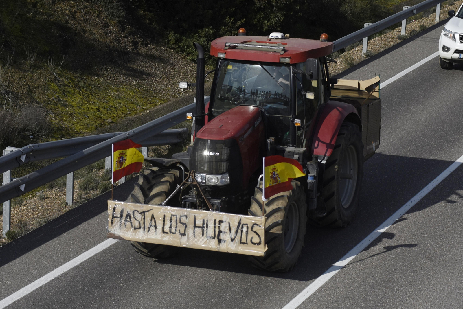 La protesta de los agricultores de la zona Norte de Córdoba, en imágenes