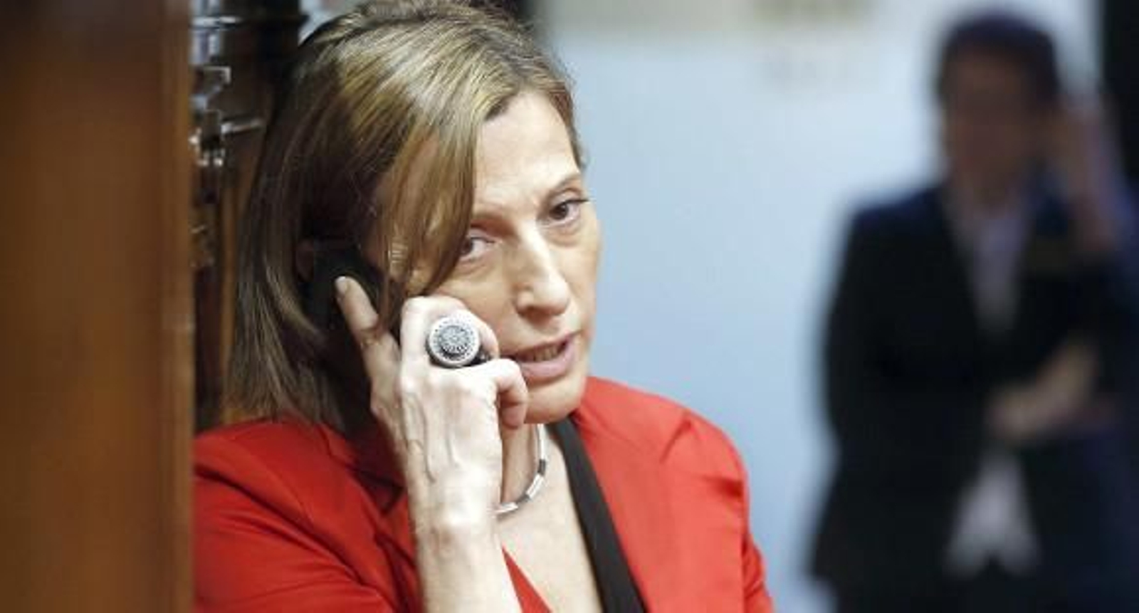 La oposición responsabiliza a la presidenta del 'Parlament' del desafío catalán