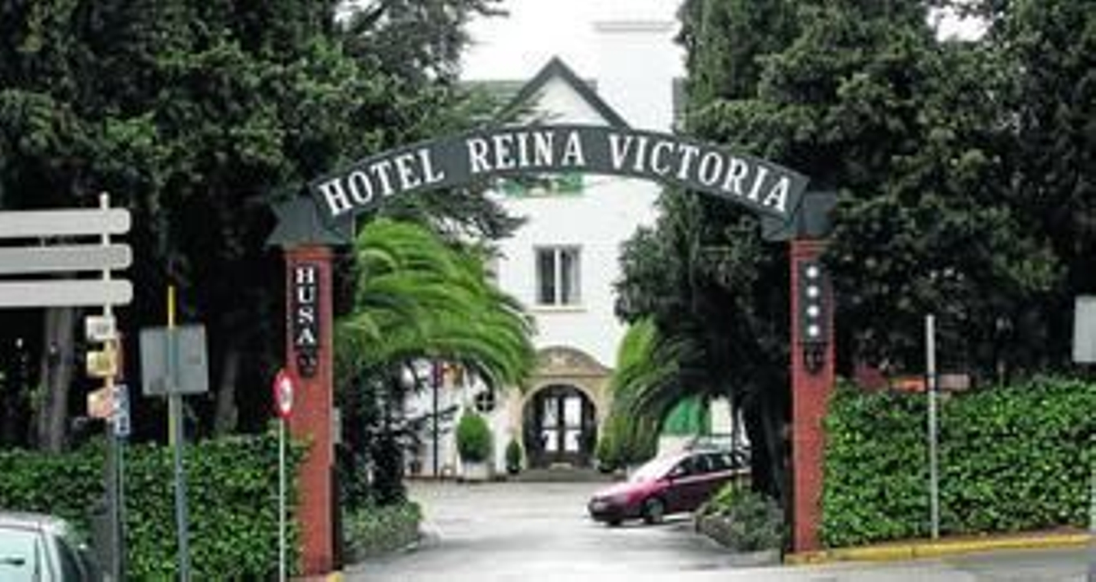 Fachada del hotel Reina Victoria de Ronda.