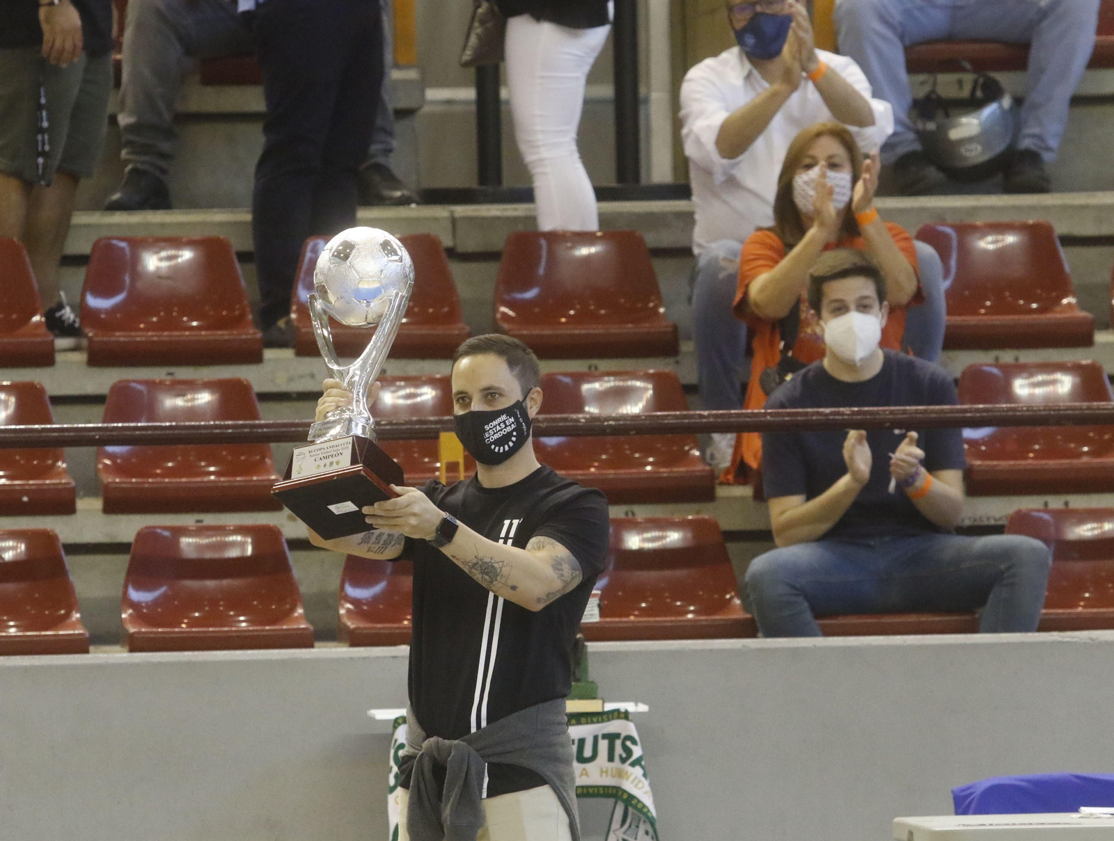 Las fotos del estreno liguero del Córdoba Futsal ante el Burela