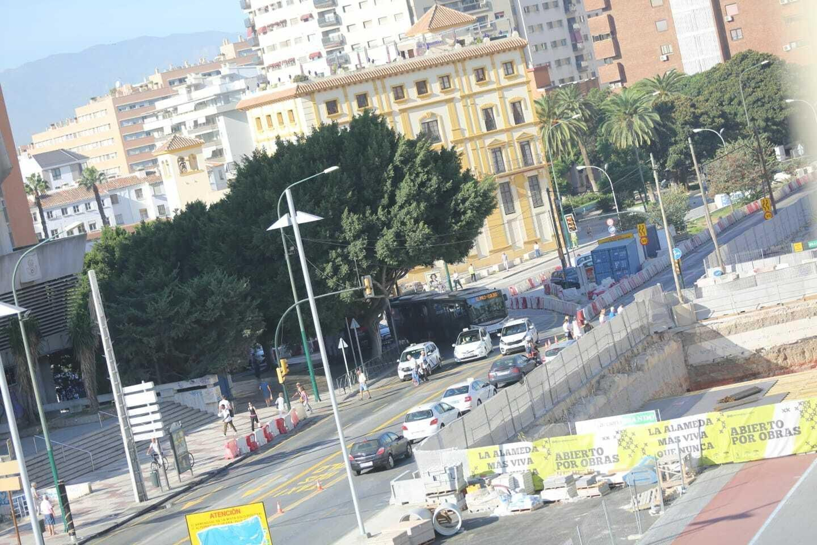 Fotos de la reapertura al tráfico de la Avenida de Andalucía y la Alameda de Colón