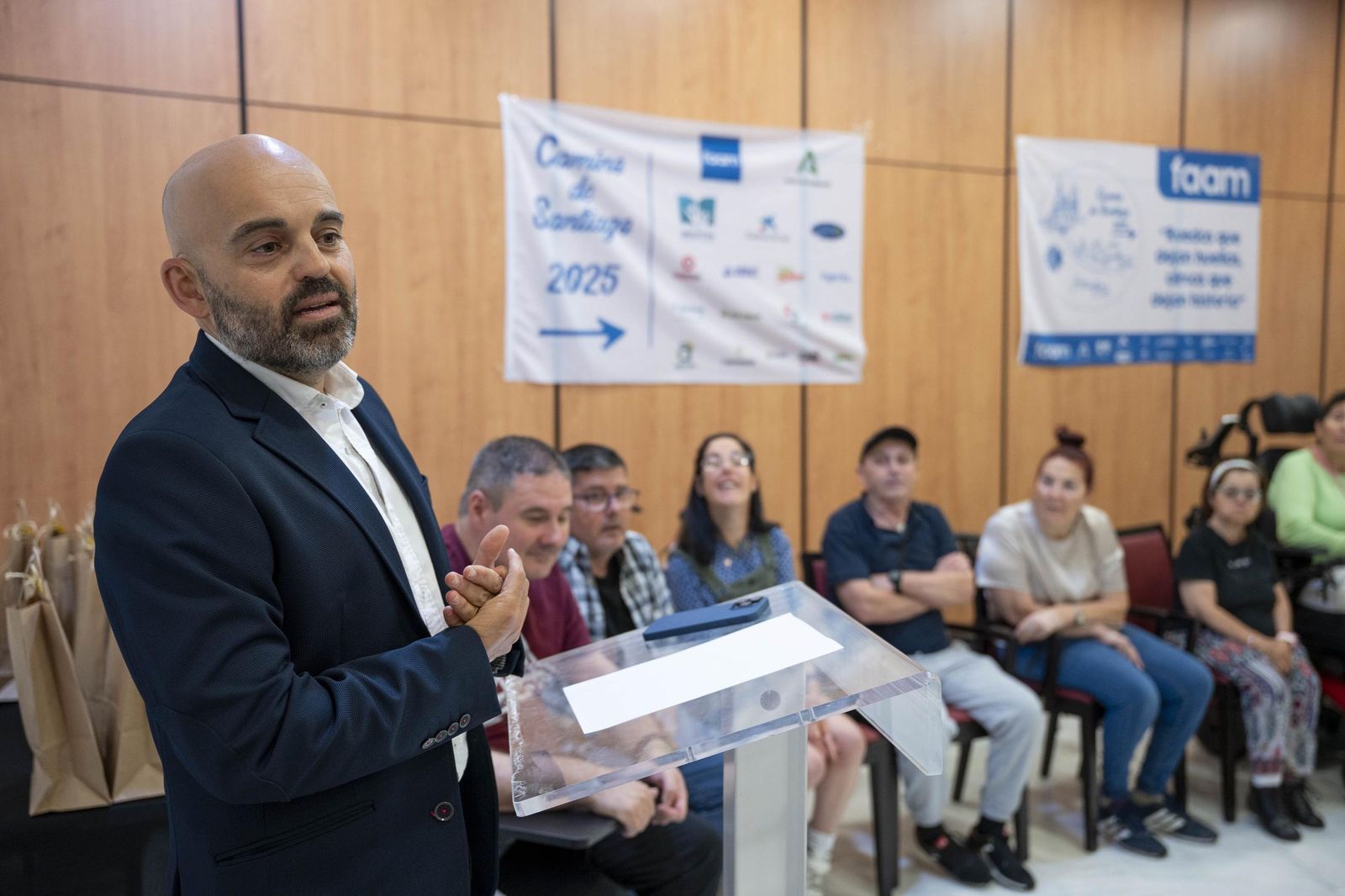 Las imágenes del acto de iniciación del Camino de Santiago de FAAM en Almería