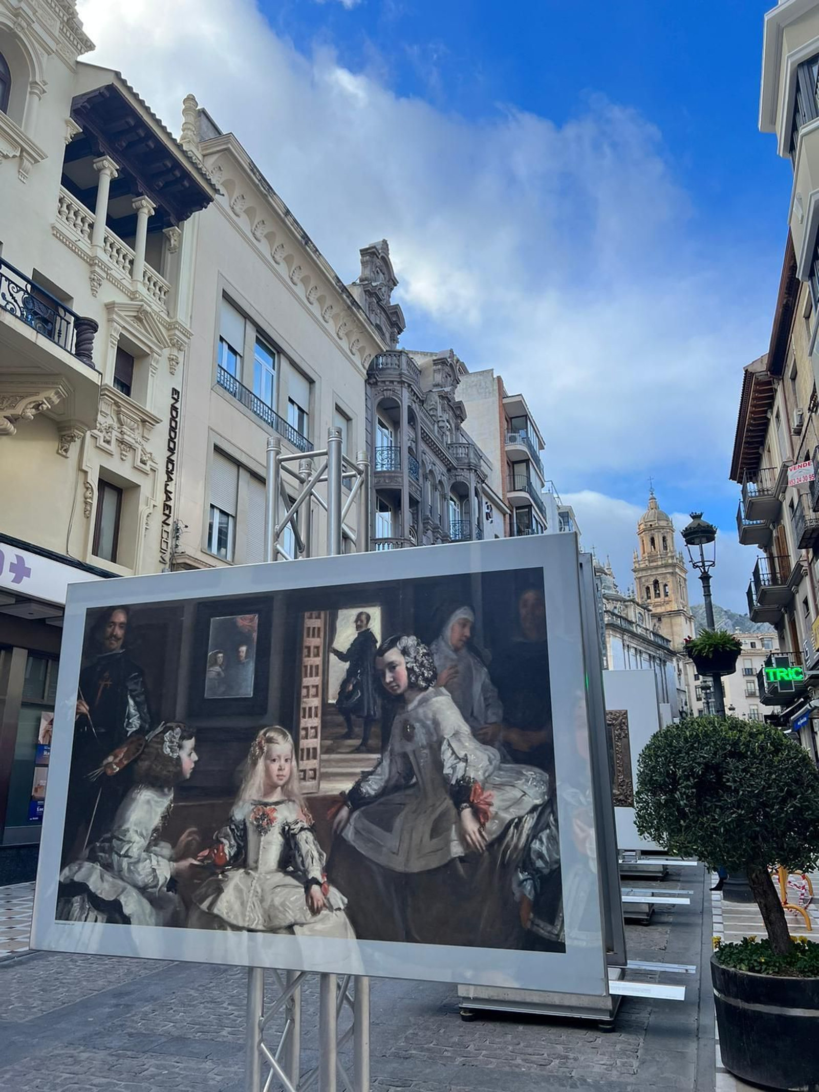 "Las meninas" de Velázquez, con la Catedral al fondo.