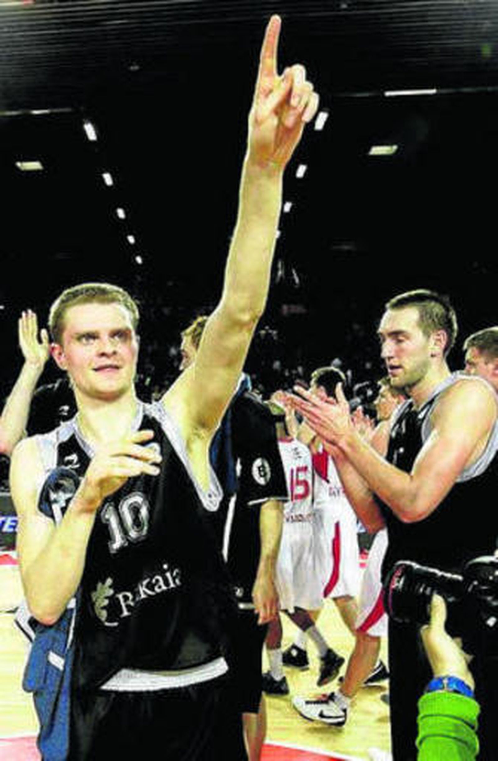 El Bilbao festeja la clasificación.