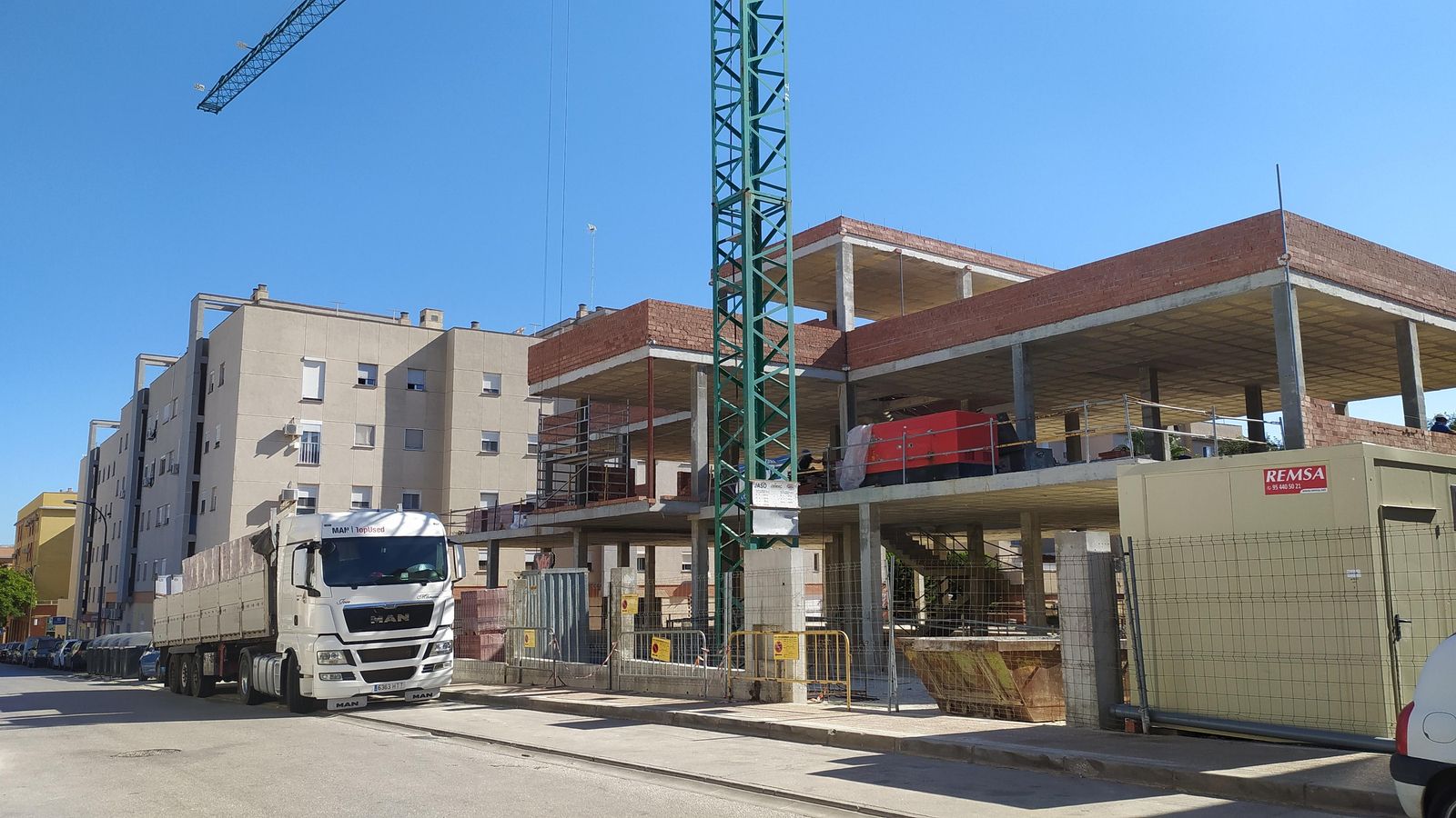 Obras del nuevo centro de día de Párkinson Bahía de Cádiz en Camposoto.