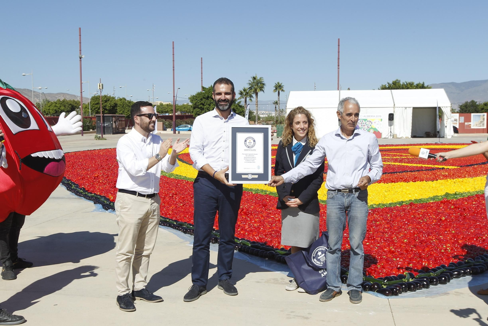 Fotogalería Récord Guinness Corazón Hortalizas Almería