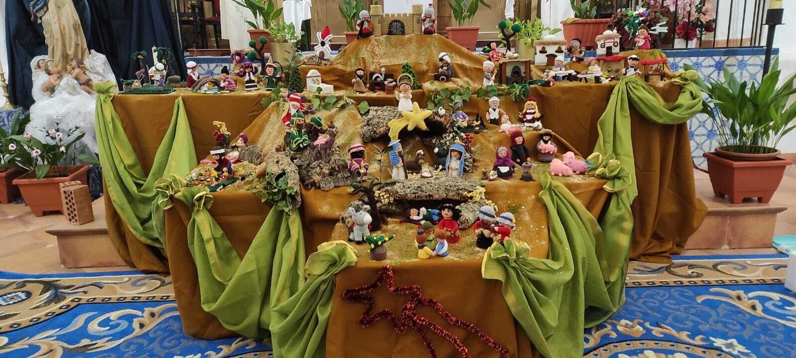 Así de bonito está este pueblo serrano de Huelva vestido de ganchillo por Navidad