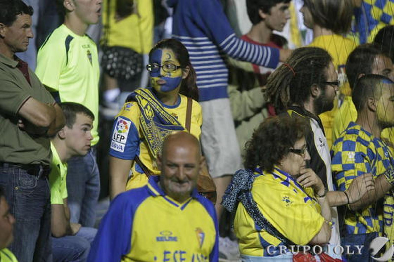 Nervios y caras de agobio en la grada. 

Foto: Julio Gonzalez