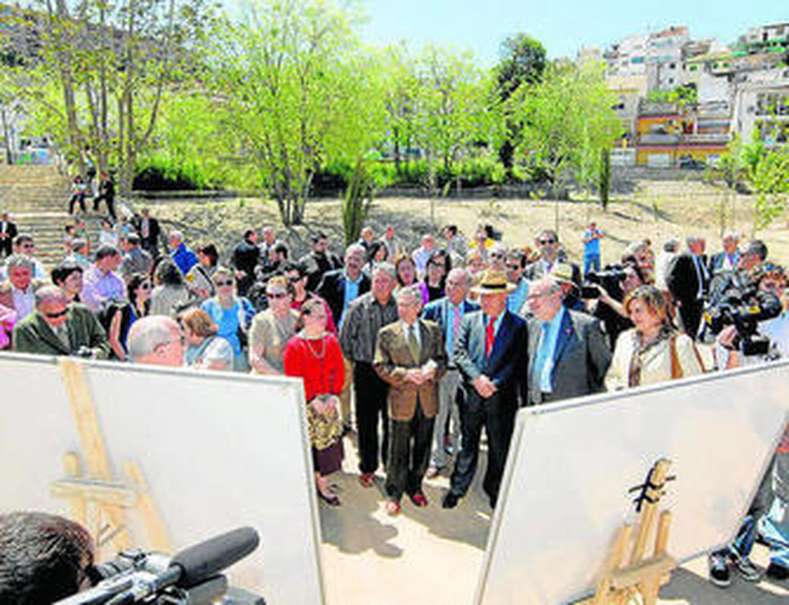 Numerosos vecinos se acercaron a la recepción de las obras.