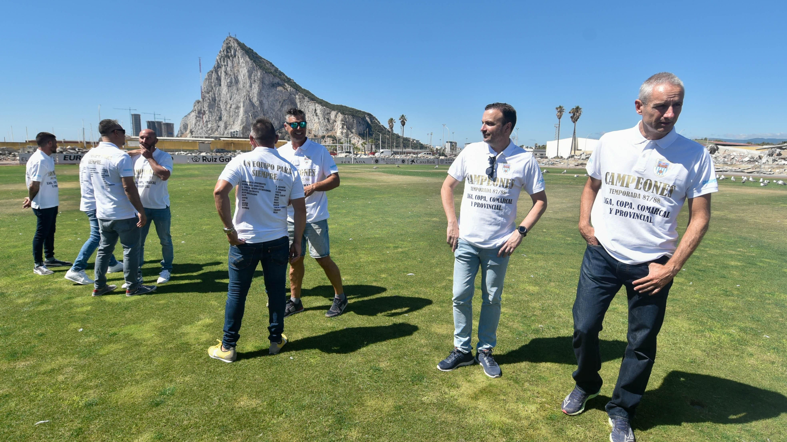Las fotos del acto homenaje  del Recreativo Linense CF a la plantilla de la temporada 87-88