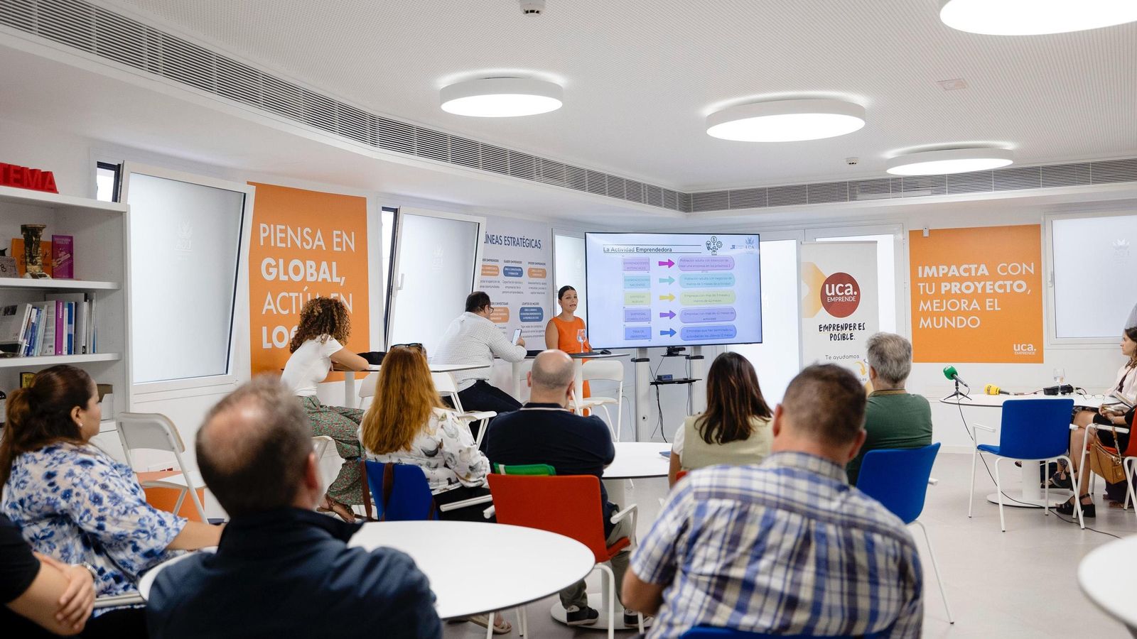 Un momento de la presentación en el edificio de El Olivillo.