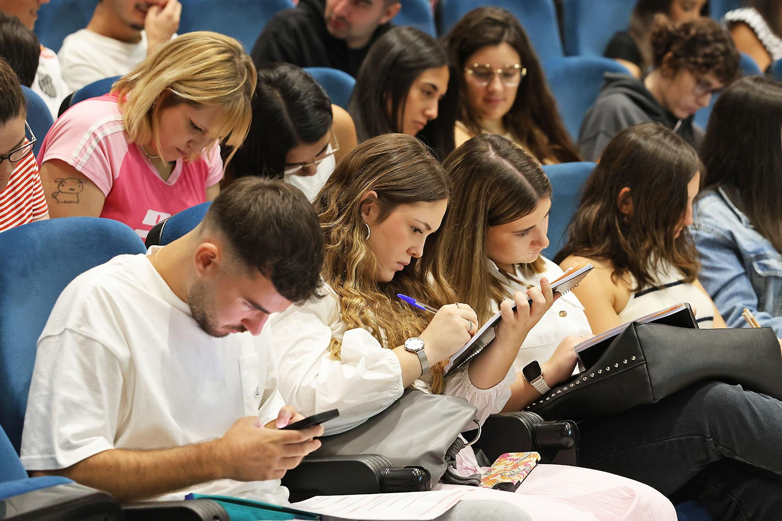 Jornada de bienvenida para estudiantes de nuevo ingreso en la UHU