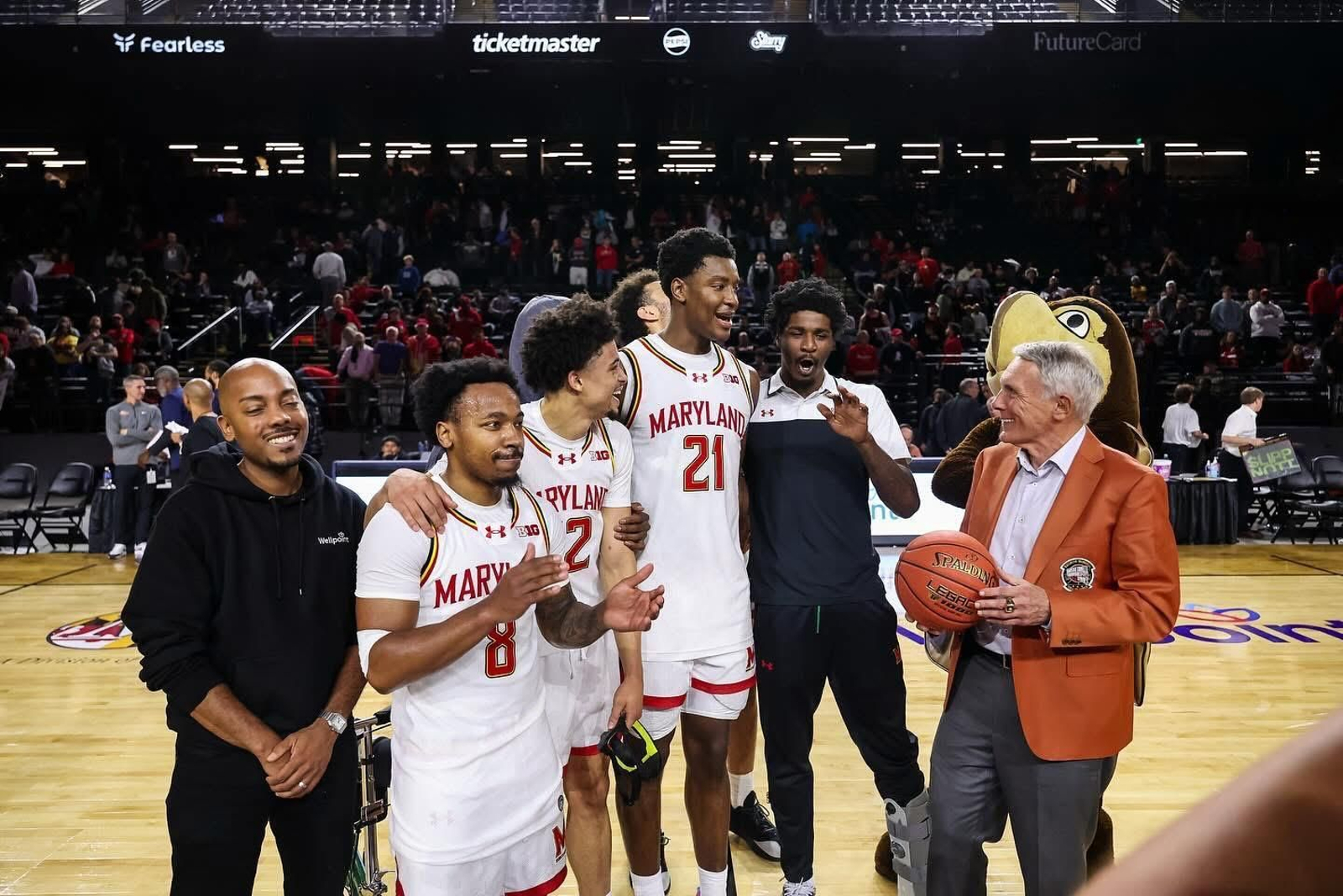 NCAA: Mario Saint-Supéry y Guille del Pino debutan con victoria