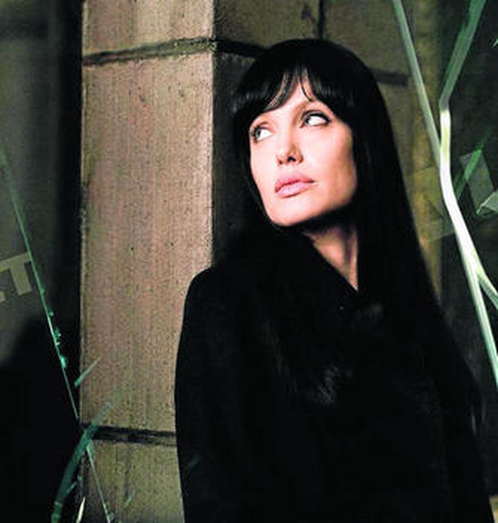 Angelina Jolie encarna a la agente de la CIA Evelyn Salt.