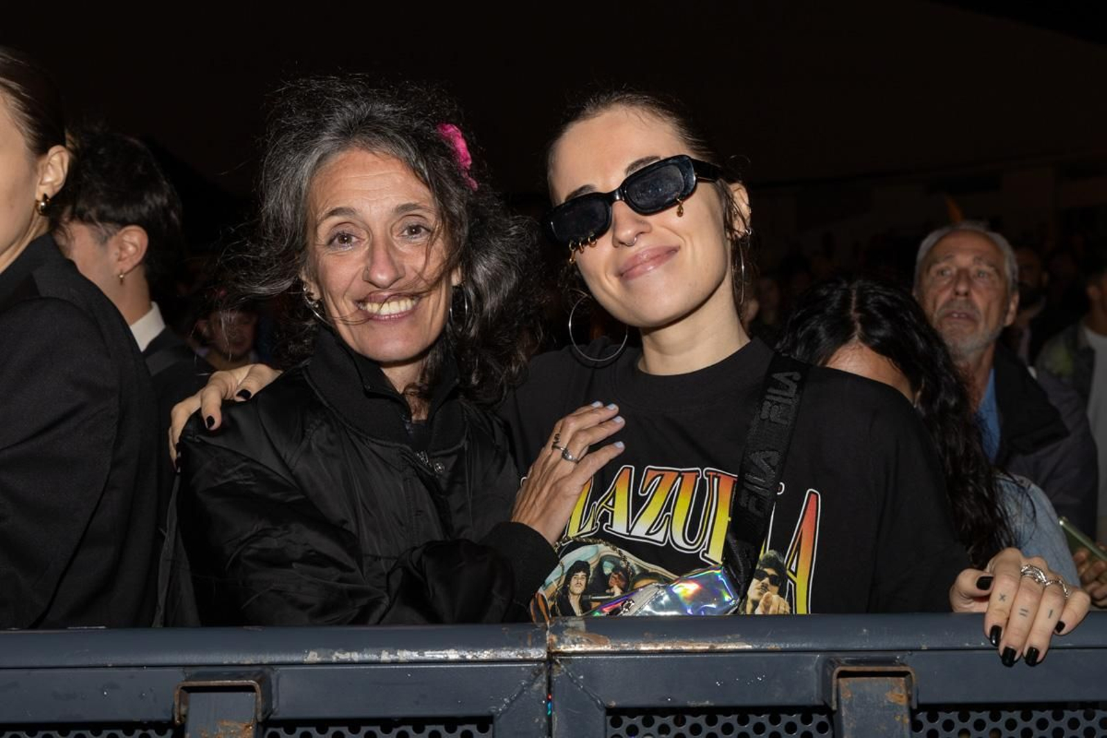 Feria de noche de San Lucas, Concierto de La Plazuela y La Mona Chita Rock, en imágenes