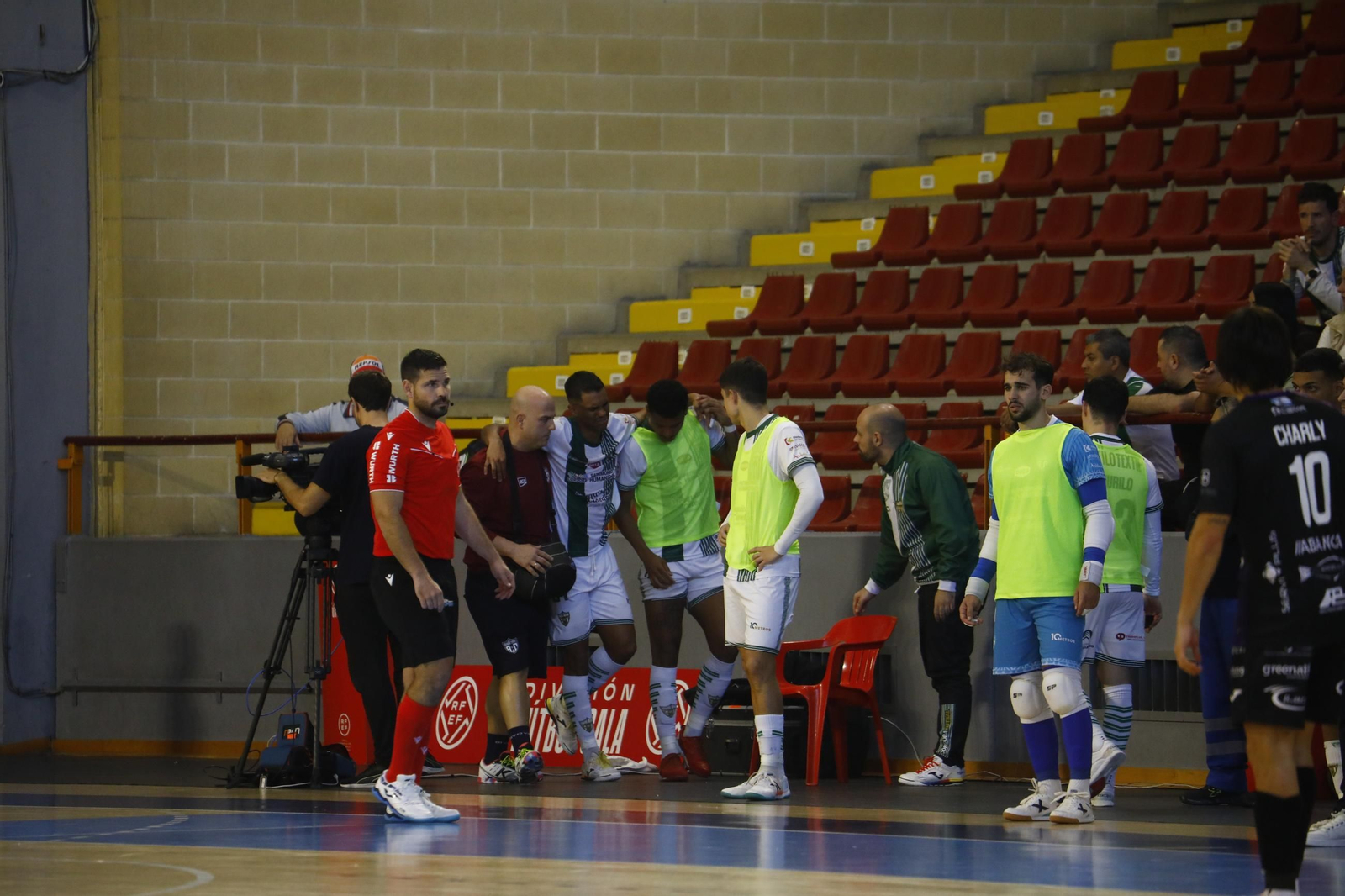Las mejores fotos del Córdoba Futsal - Burela disputado en Vista Alegre
