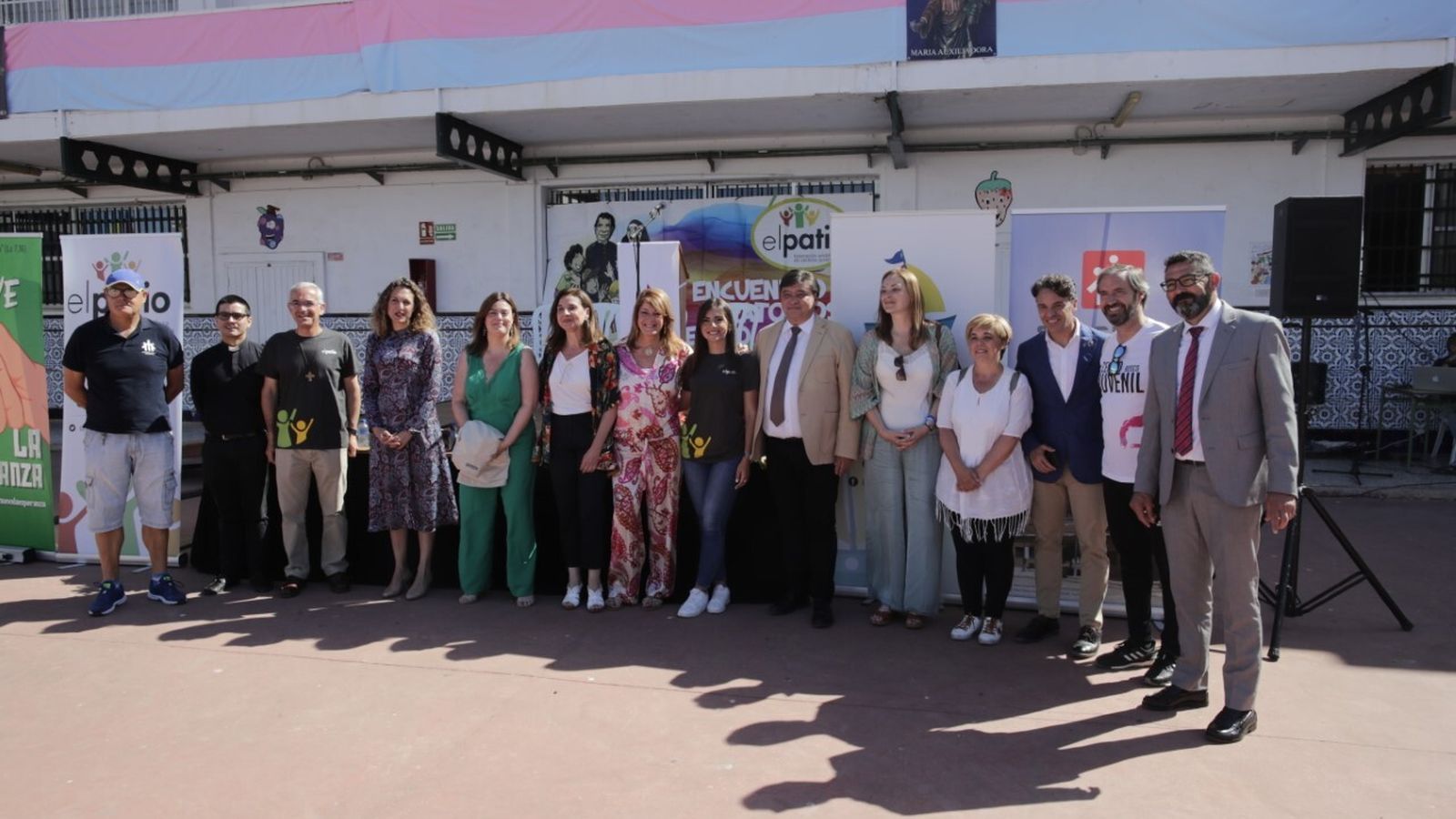 Autoridades y organizadores de este encuentro juvenil.