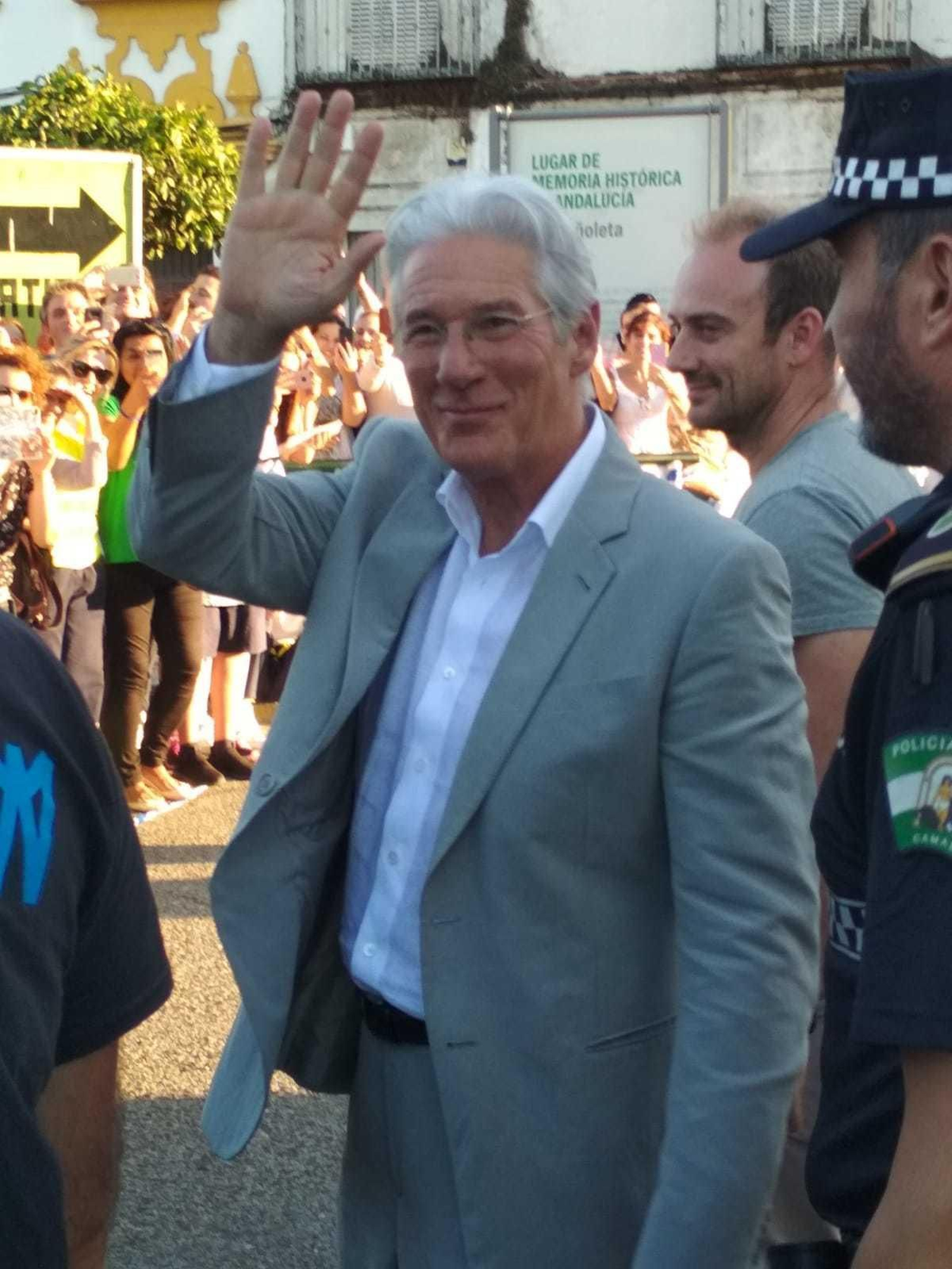 Las imágenes del rodaje de la serie de Richard Gere en Sevilla