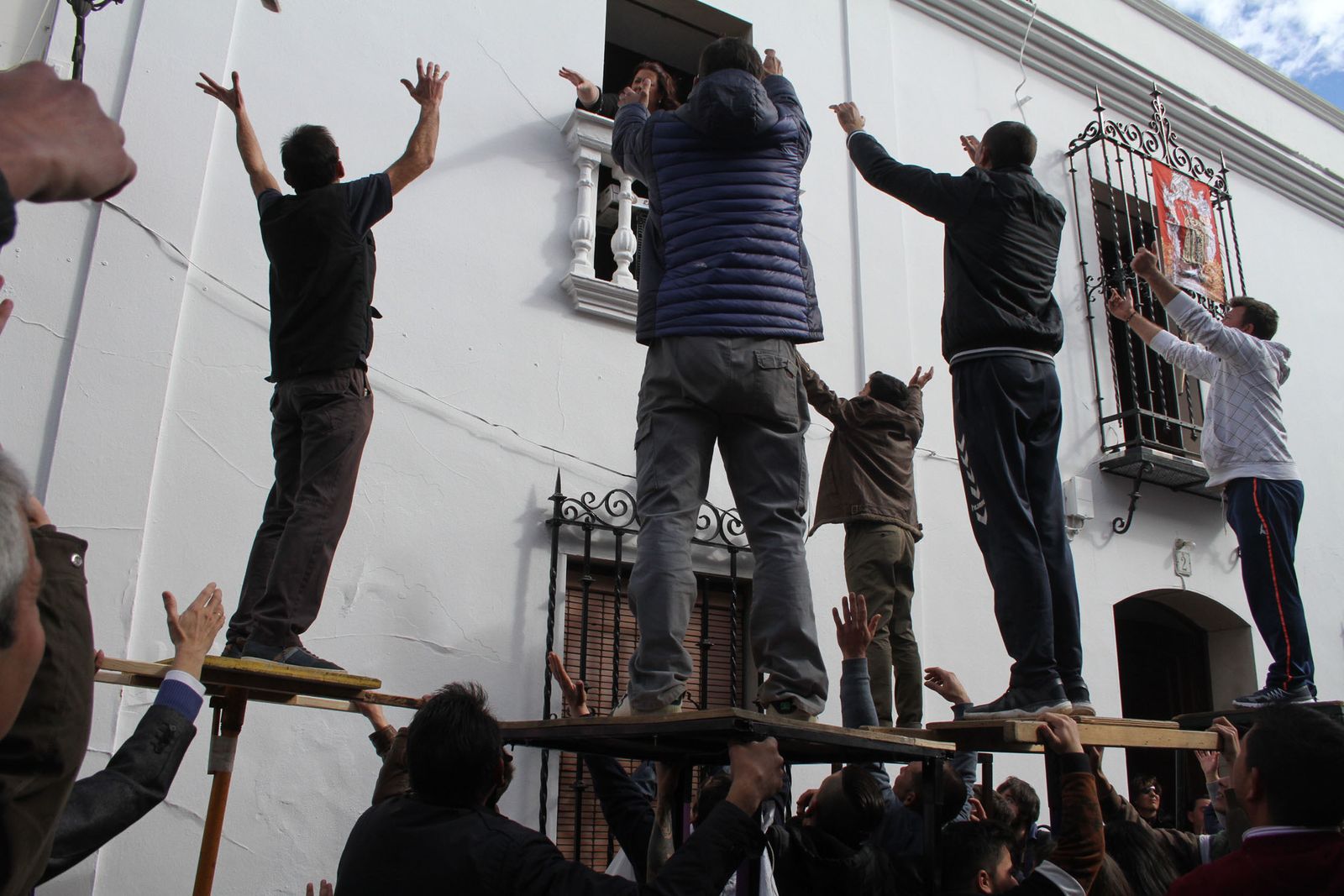 Imágenes de las tiradas en honor a San Antonio Abad en Trigueros