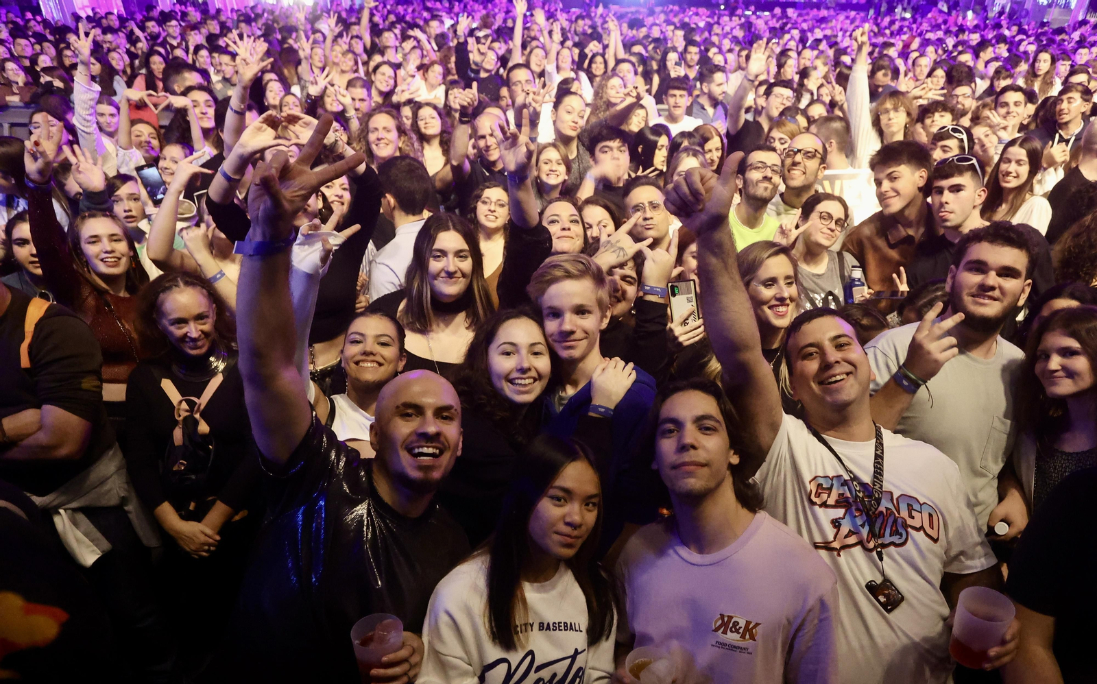 Búscate en el concierto de Lola Indigo