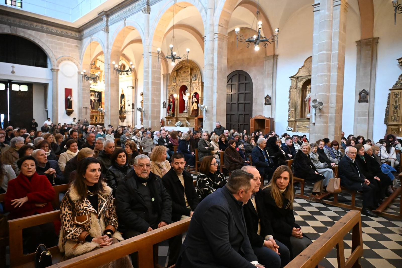 Las imágenes del homenaje de Villa del Río a su párroco emérito, Manuel Tirado Fernández