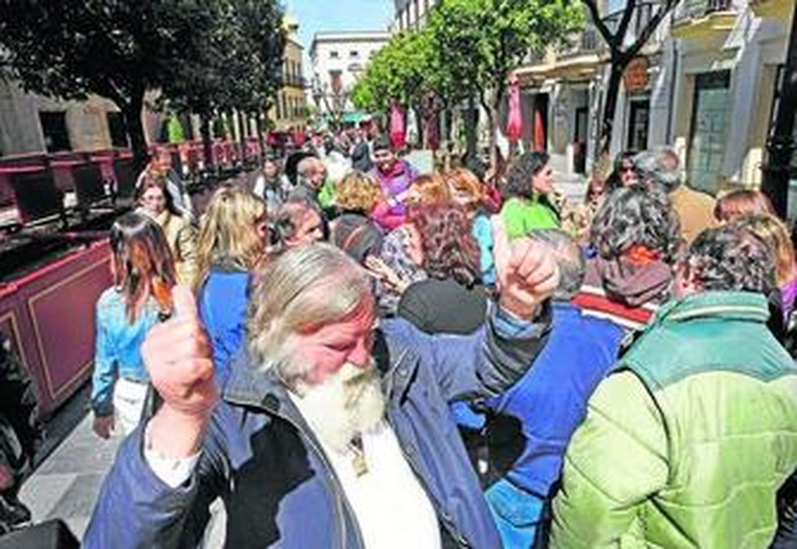 Una de las concentraciones de trabajadores del Ayuntamiento de Jerez en la que celebraban el rechazo al ERE.
