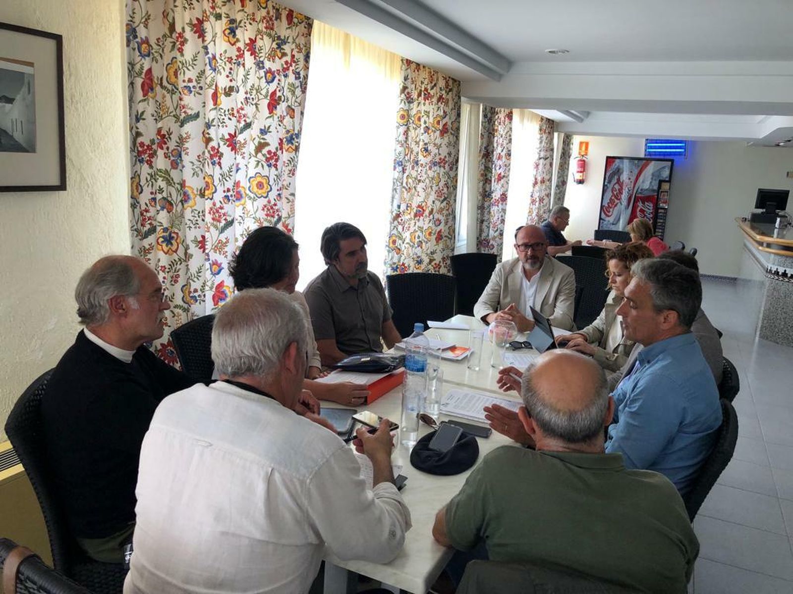 Reunión celebrada por miembros de Cs y de la Federación del Extrarradio en el Hotel Fuentemar.