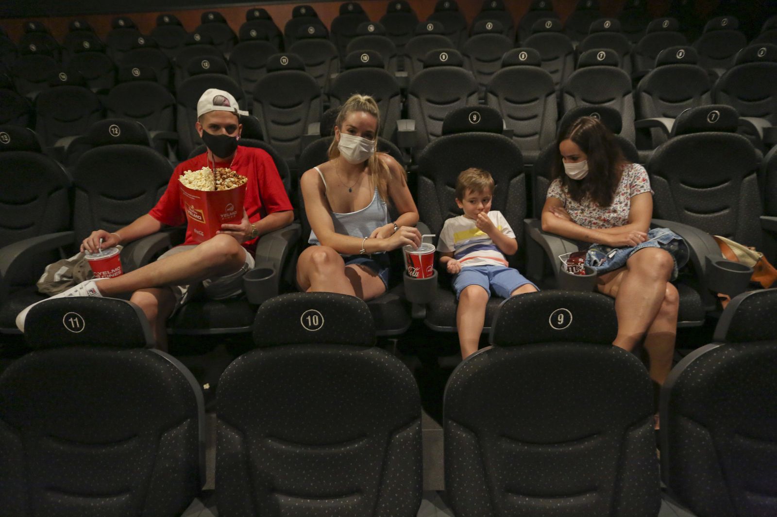 El regreso de los cines a Málaga, en fotos