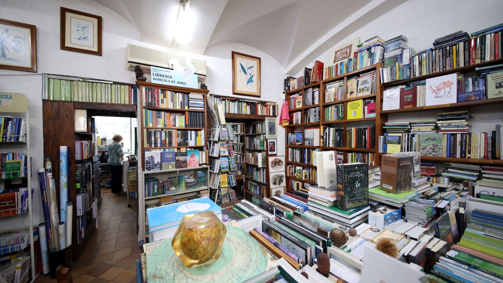 Interior de la librería.