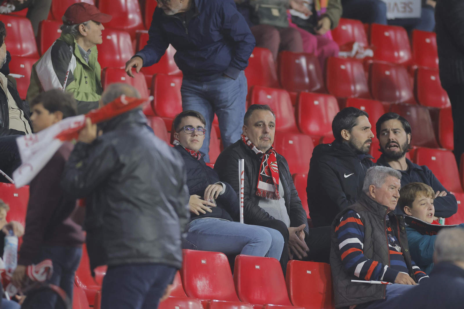 Búscate en las fotos del Sevilla Fc- PSV