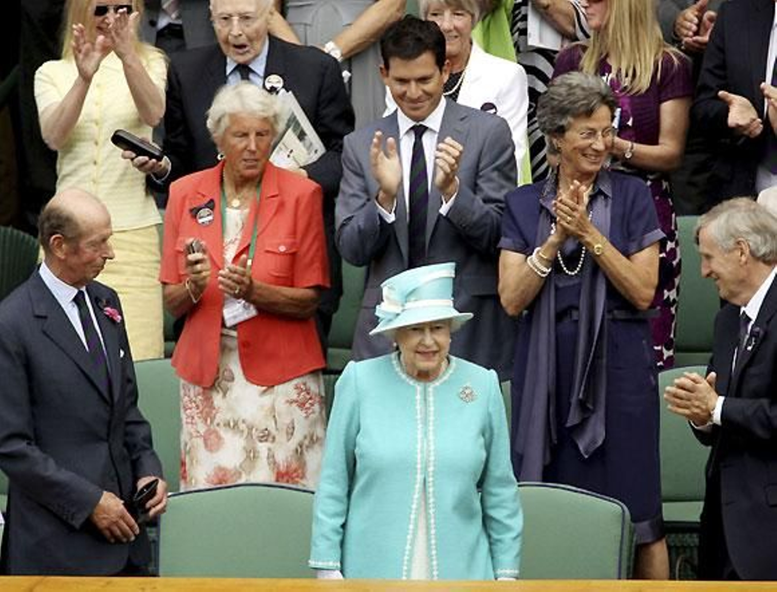 Isabel II acude a Wimbledon por primera vez en 33 años