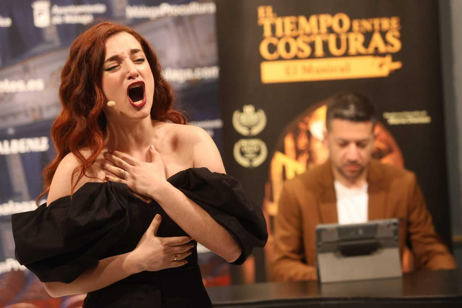 Presentación del musical El Tiempo entre costuras