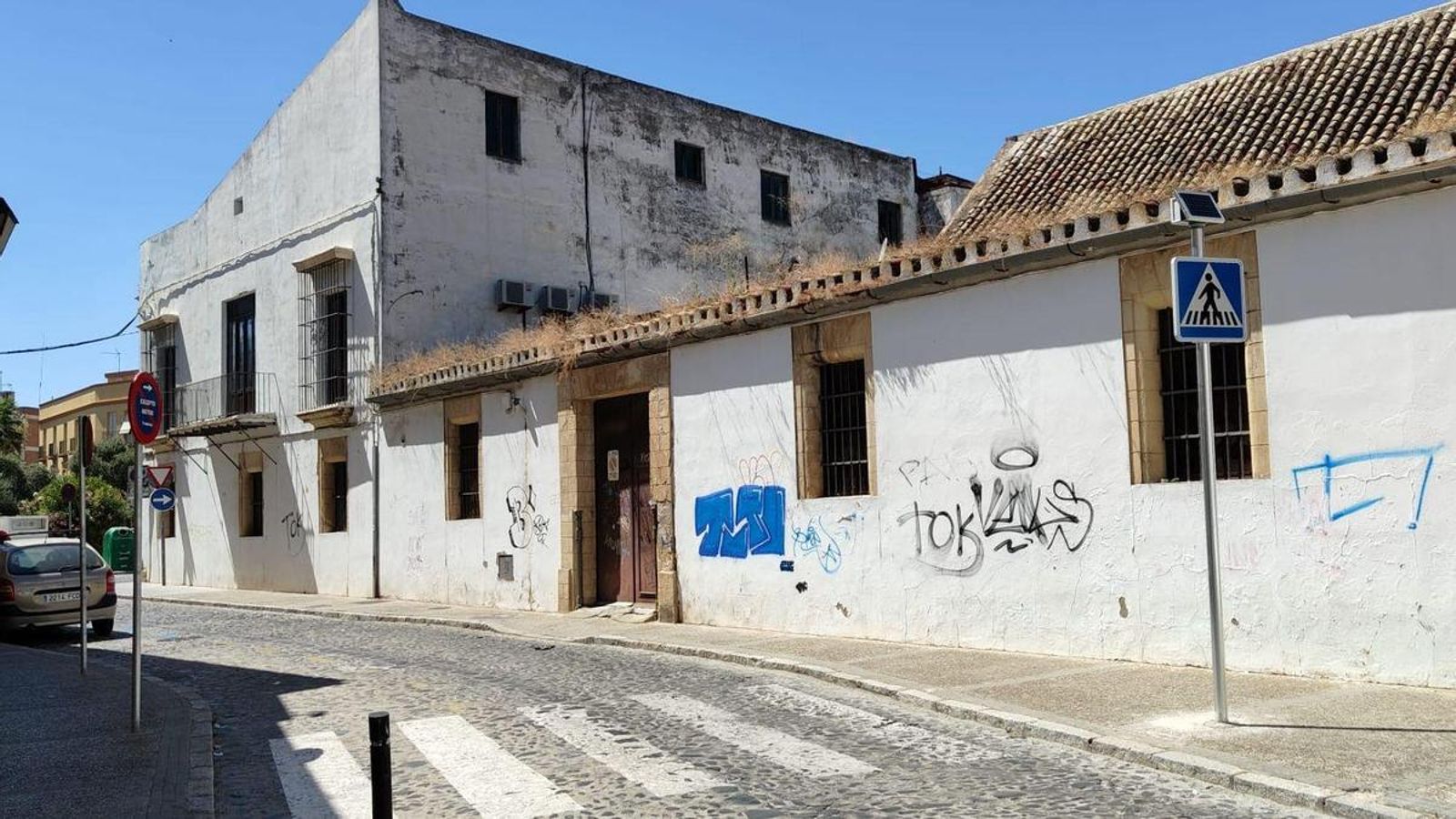 Nueva señal lumisosa LED en la calle Clavel.