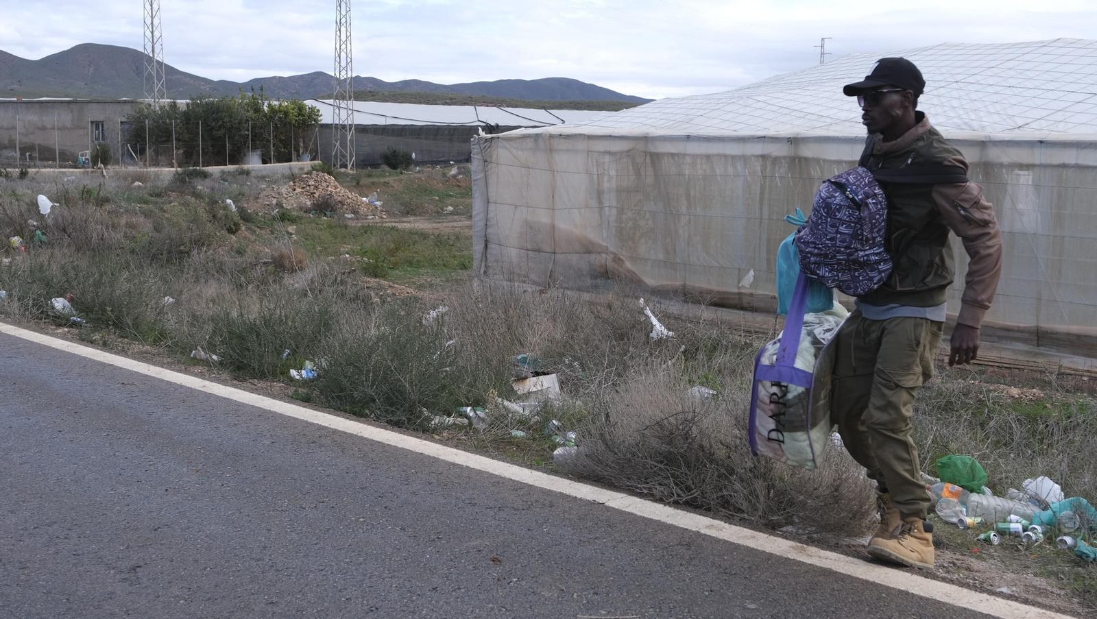 Imágenes del desalojo del asentamiento chabolista 'El Walili', en Níjar
