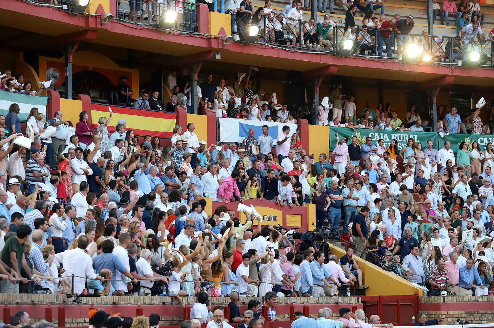 Imágenes de Andrés Romero y Diego Ventura en el rejoneo de la Plaza de Toros La Merced