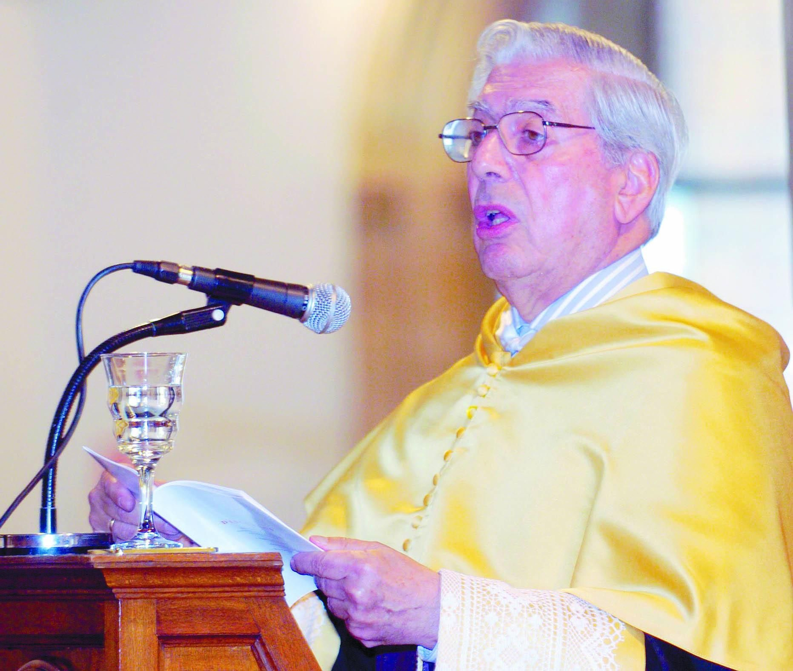 Vargas Llosa en Granada: Las imágenes de su investidura como honoris causa por la UGR