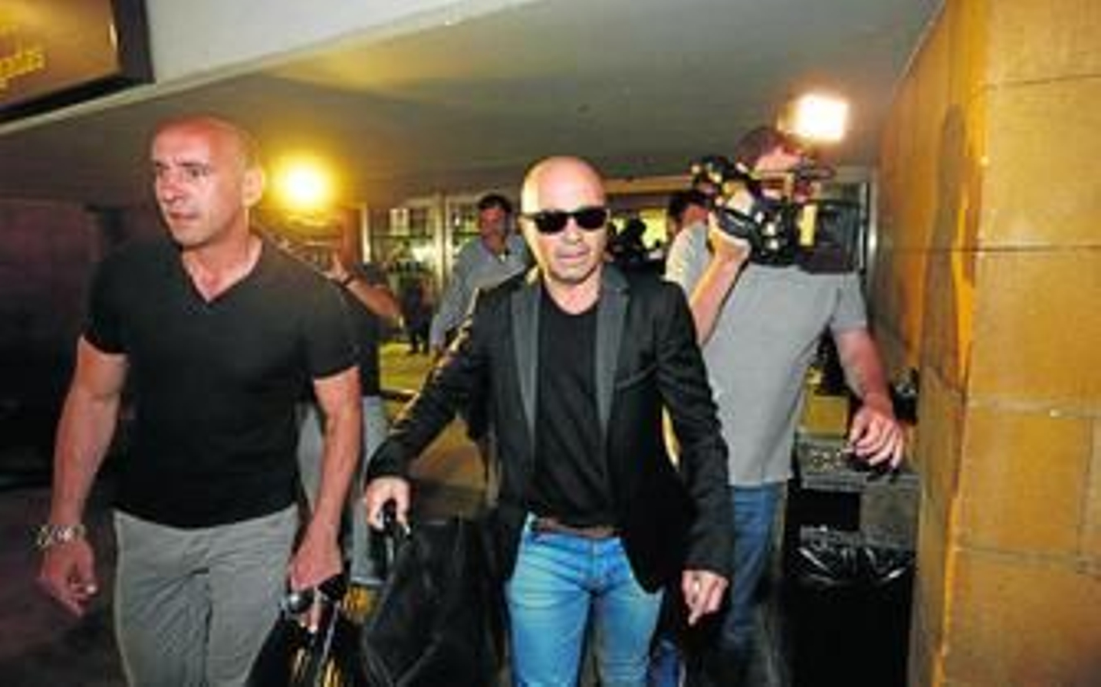 Monchi y Jorge Sampaoli, el pasado lunes, cuando se conocieron en persona en el aeropuerto de San Pablo.