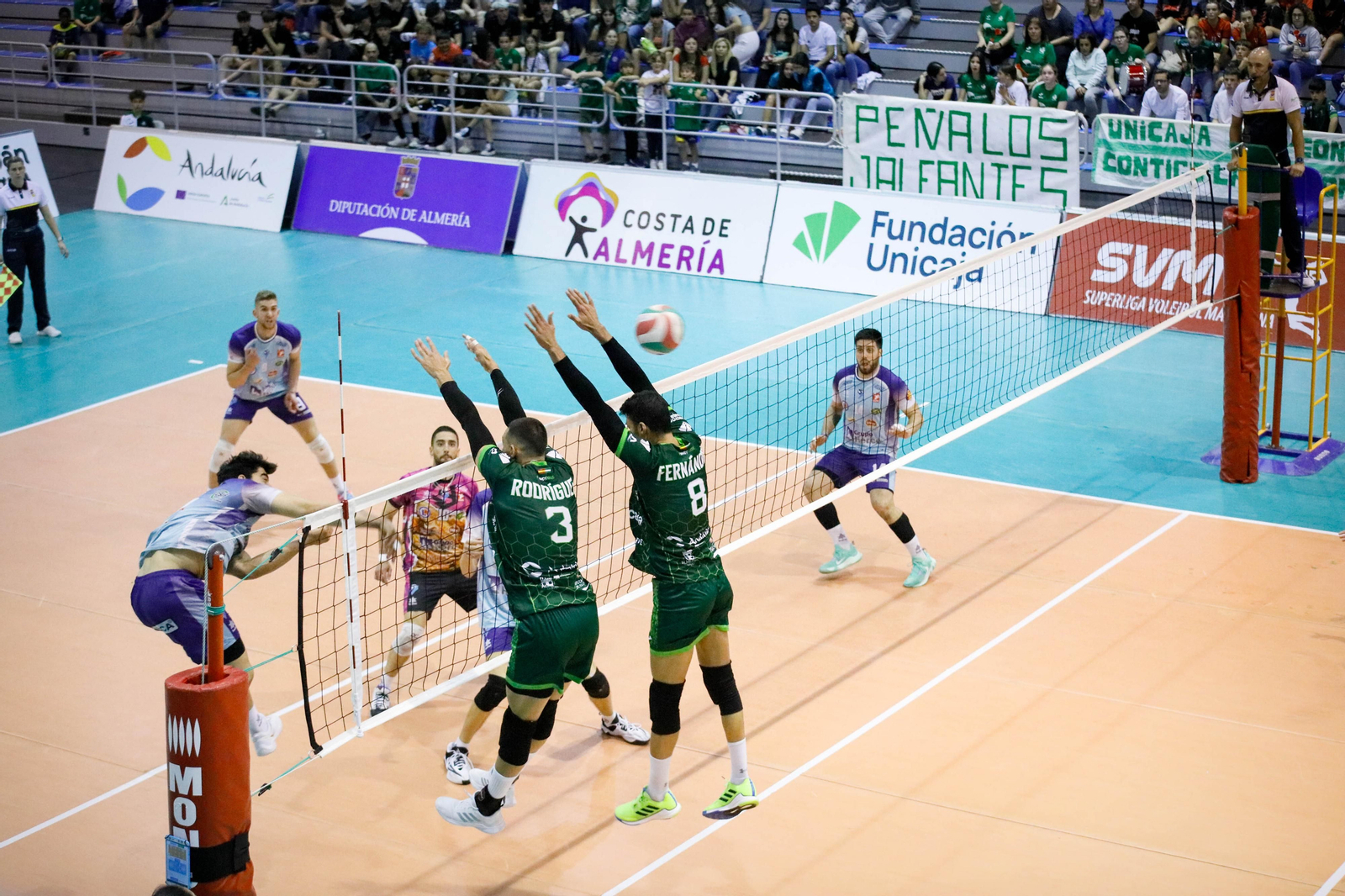 Imágenes del partido entre Unicaja Almería y Grupo Herce Soria