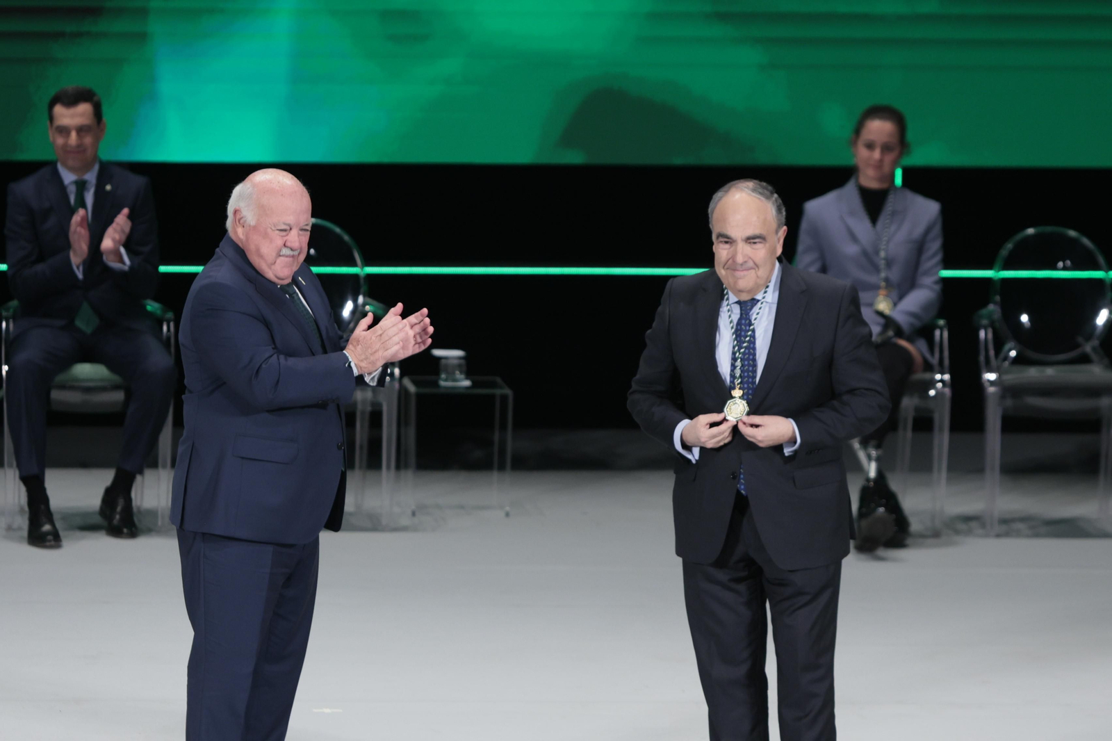 Las imágenes del acto de la entrega de los títulos de Hijo de Predilecto y las Medallas de Andalucía