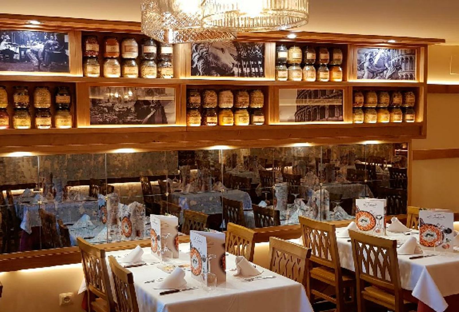 Interior del nuevo local de la Tagliatella en Marbella