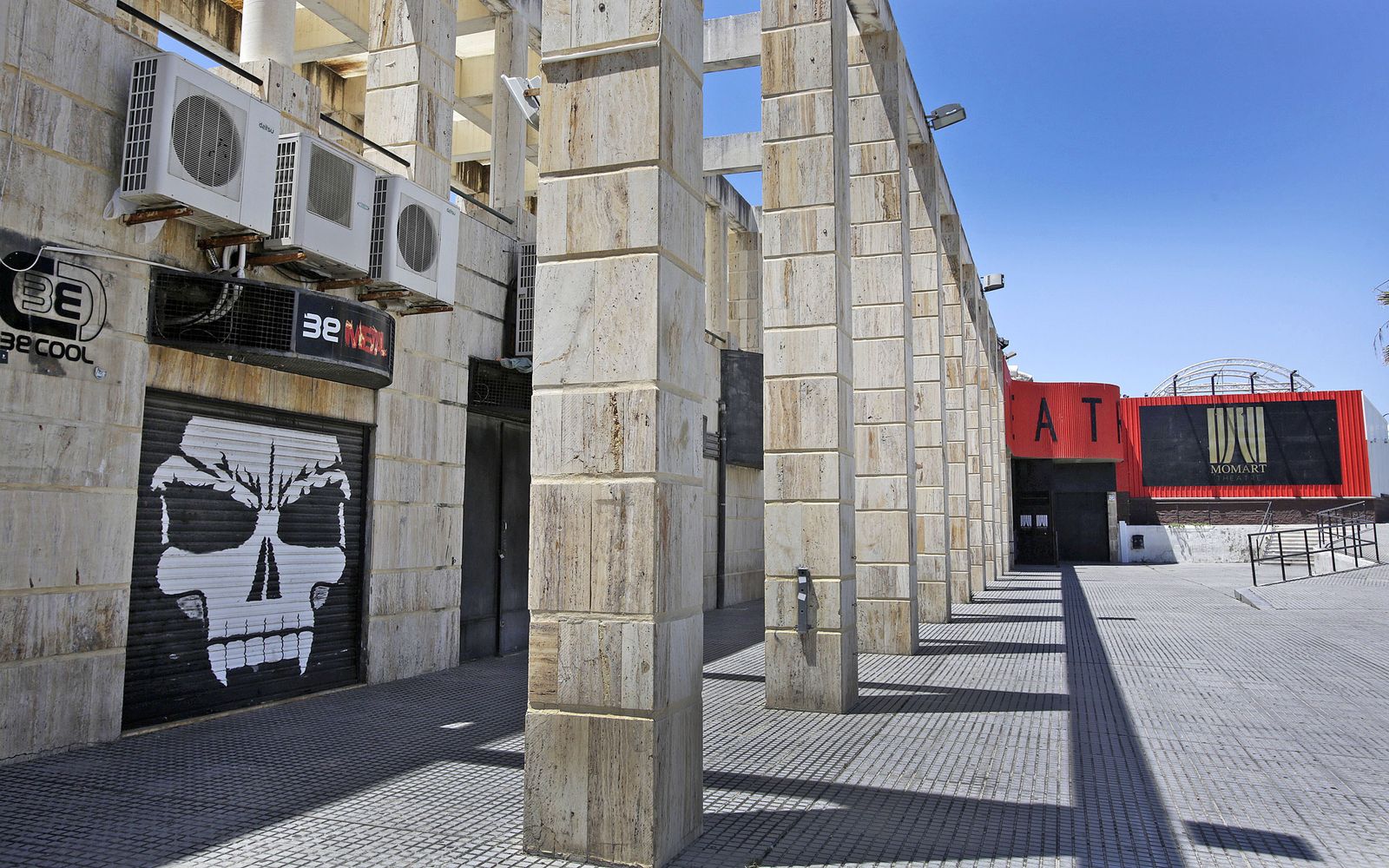 La Punta sólo abre de noche, y algunos locales sólo los fines de semana, a partir del jueves.