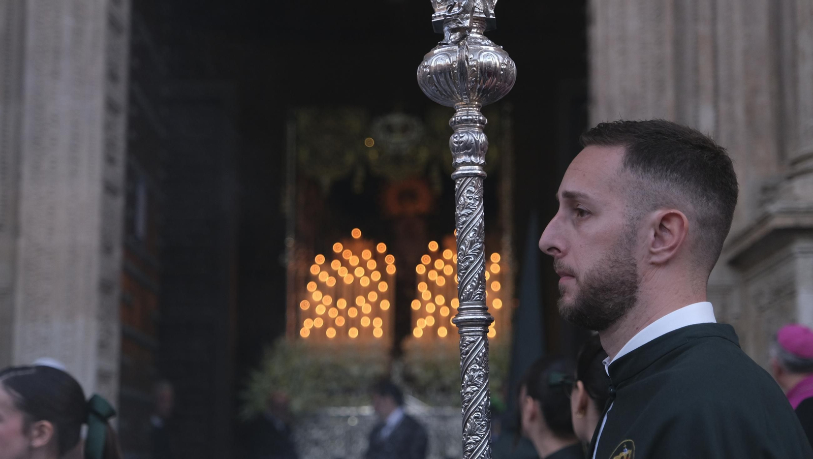 Estudiantes en la Semana Santa de Almería 2025