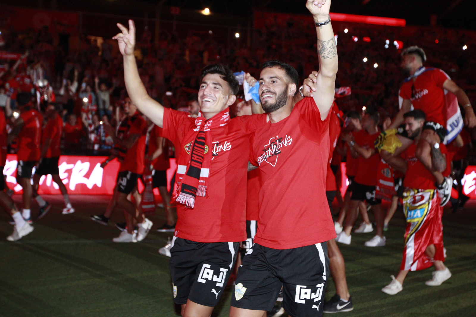 Las imágenes de la fiesta del ascenso de la U.D. Almería en el Estadio Mediterráneo.