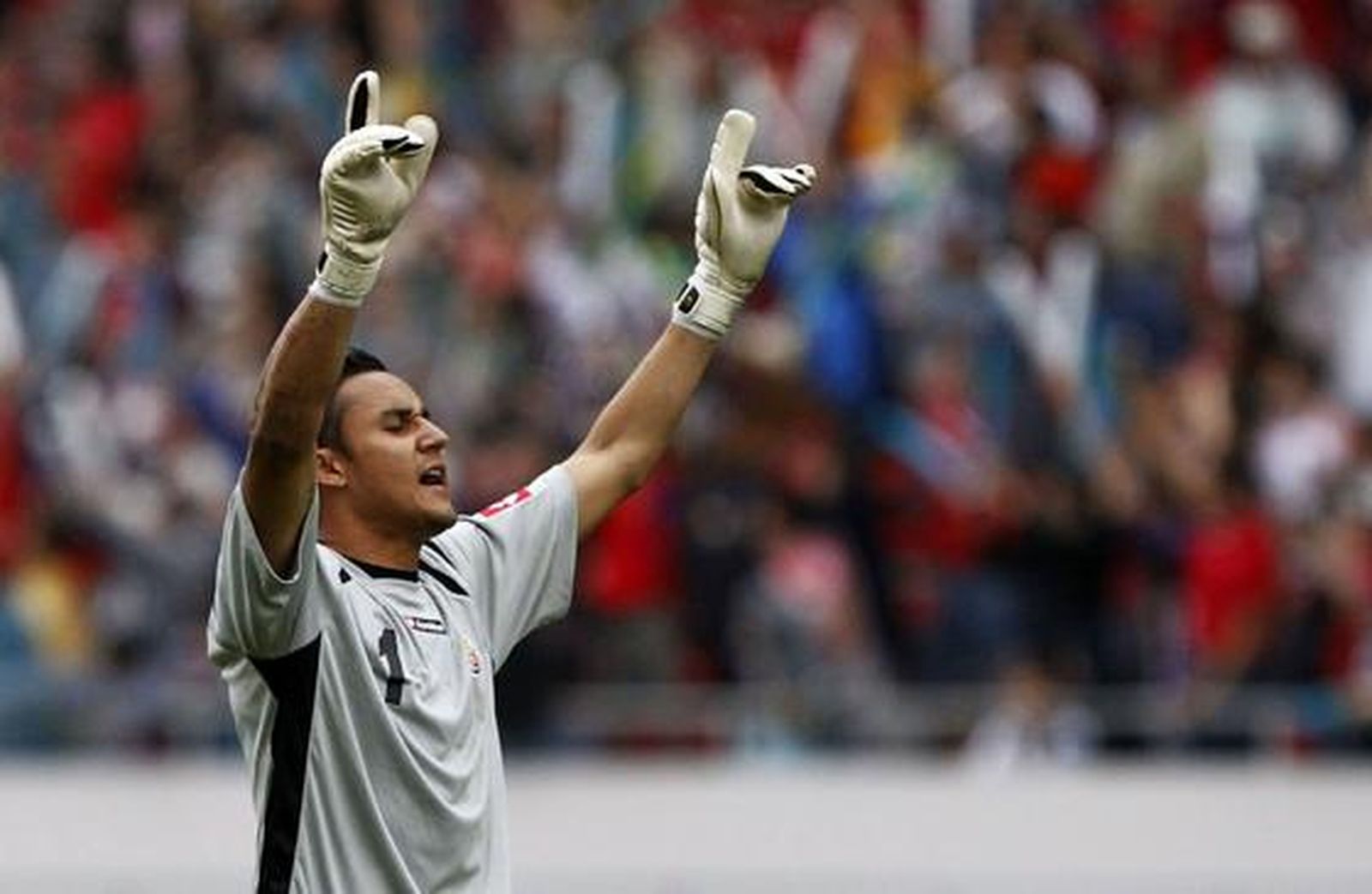Un gol en el descuento de Villa salvó el empate de la selección española tras tener que remontar dos goles después de un desastroso primer tiempo.

Foto: Reuters