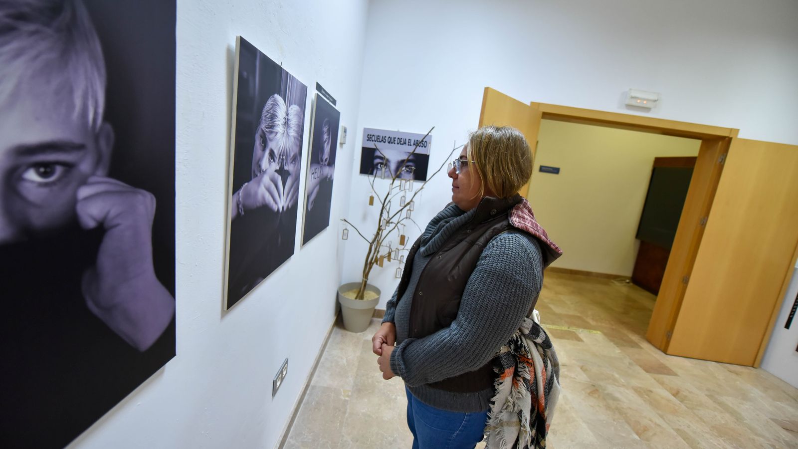 Exposición 'No mas voces silenciadas' de Laura Soler en el centro documental, en imágenes