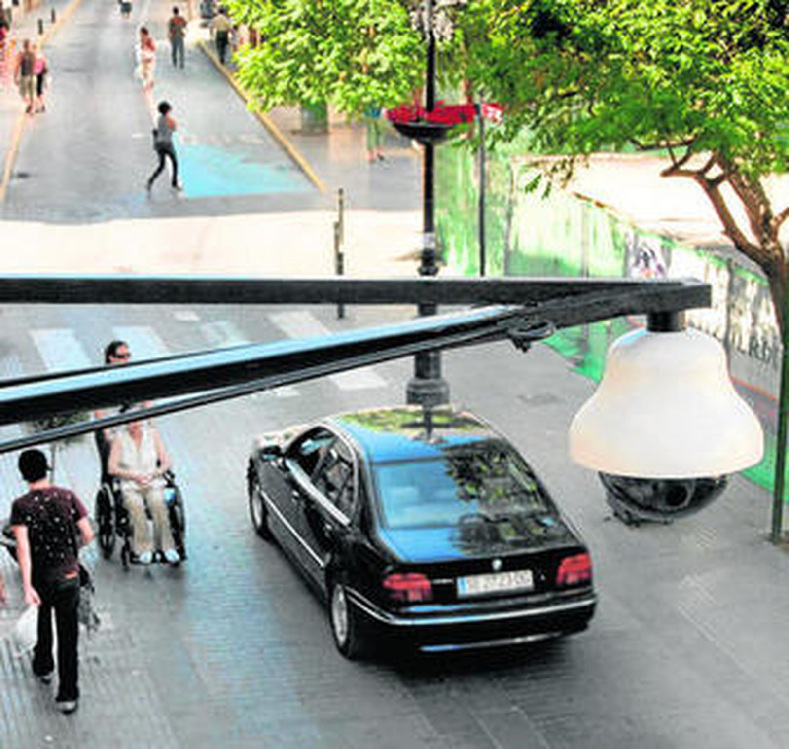 Imagen de una cámara de vigilancia que ya funciona en el centro de la localidad gaditana de Chiclana.